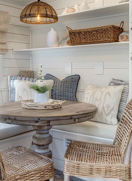 0041 Appearances can be misleading. The inside of this park model is truly stunning smallhometours.com 4