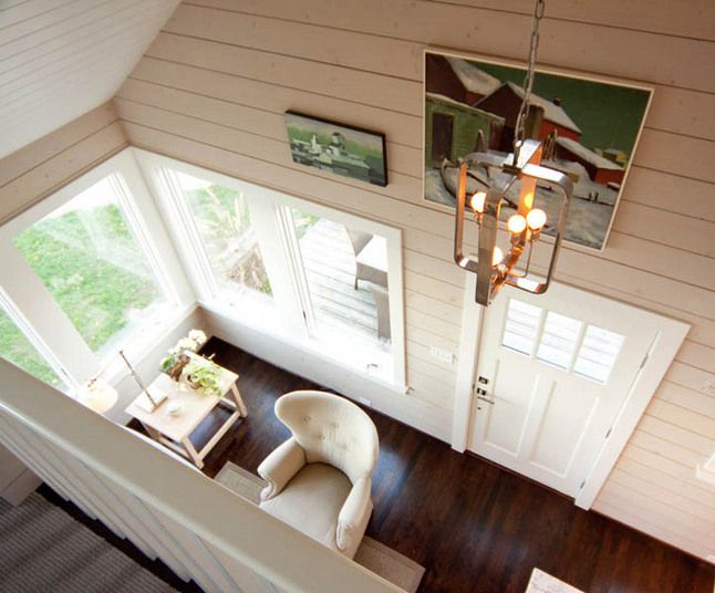 0050 Peek inside this gorgeous beach cottage featuring a cozy bedroom loft smallhometours.com 9