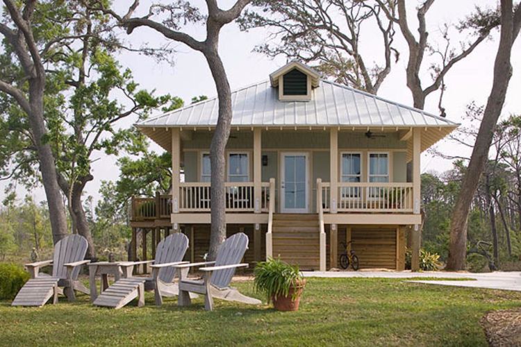 0058 6 inviting tiny homes perfect for people who like to entertain smallhometours.com 6