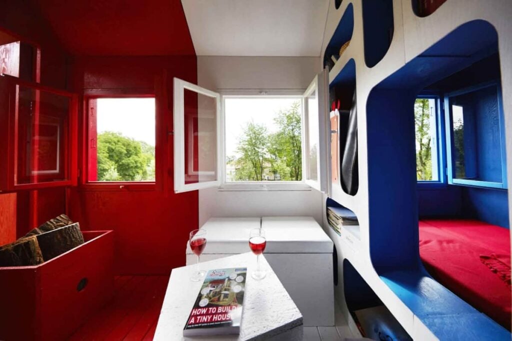 0066 france cabin style tiny home smallhometours.com 2
