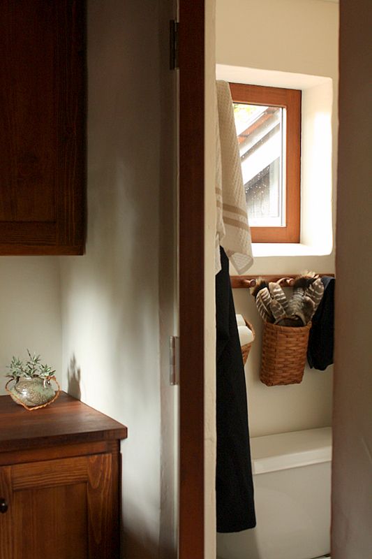 0067 Step into Innermost House a rustic reminder of ages past smallhometours.com 14