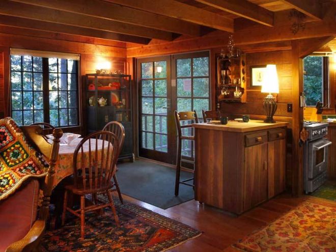 0077 Meet Dreamcatcher — the rustic forest cabin with a surprise on the back patio smallhometours.com 6