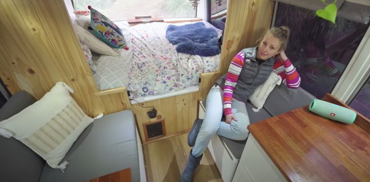 0088 How an Australian student and her pooch live full time in a renovated Nissan bus smallhometours.com 7