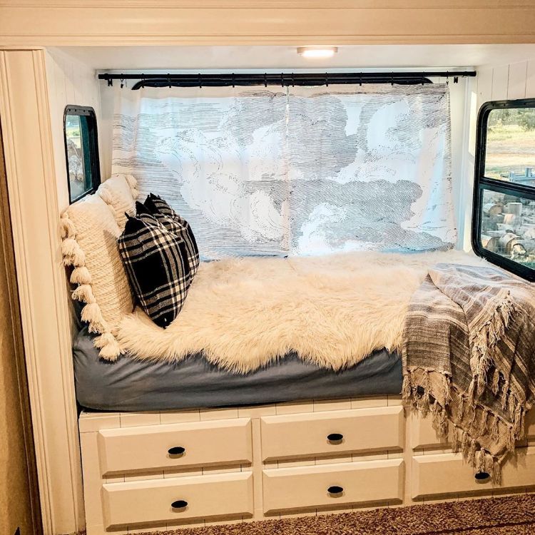 0093 Walk inside and tour this renovated RV fit for a family of 4 smallhometours.com 6
