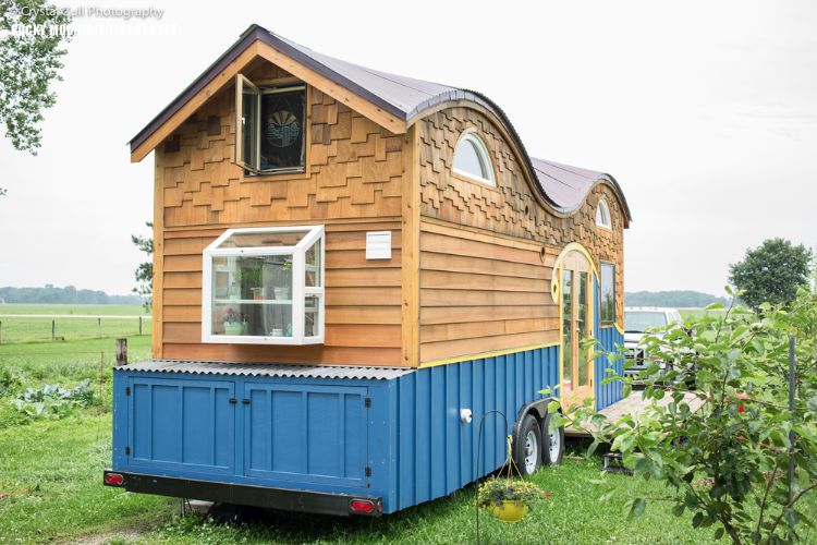 0094 Builder tells us how he pushes the boundaries of what is possible with tiny house design smallhometours.com 2