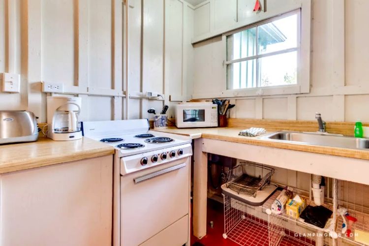 0109 This relaxing 2 bedroom cabin is the perfect place for a getaway 5