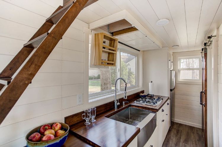 0113 Tour this rustic tiny home in the woods with a bright interior 4