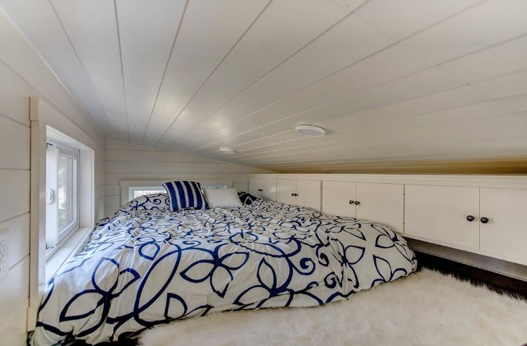 0113 Tour this rustic tiny home in the woods with a bright interior 7