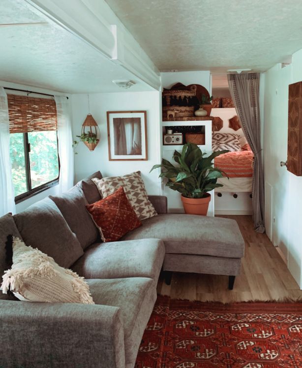 0116 Explore this bright and cheery tiny home 2