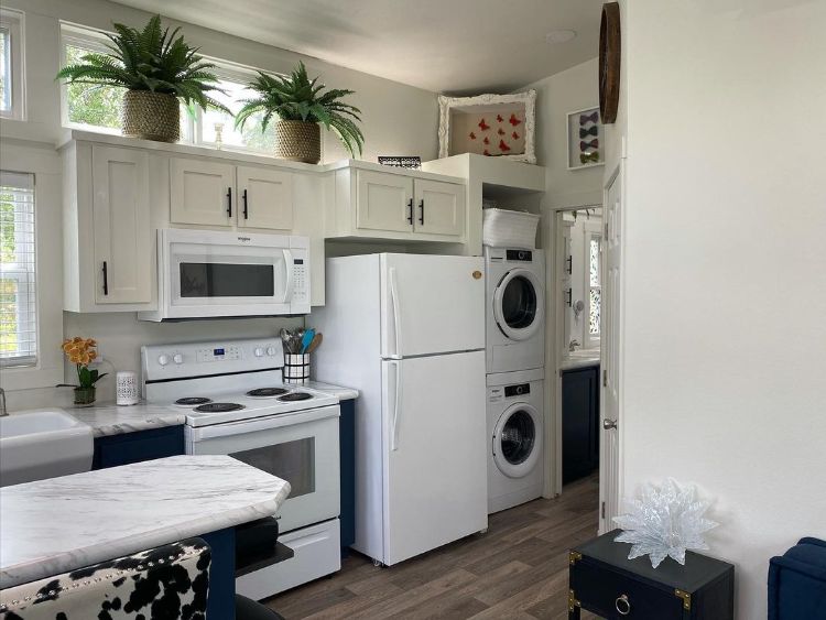 0117 Walk inside this charming park model RV. Youll want to move in right away 4