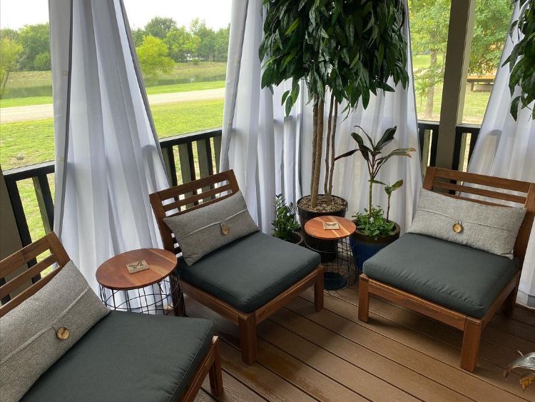 0117 Walk inside this charming park model RV. Youll want to move in right away 7