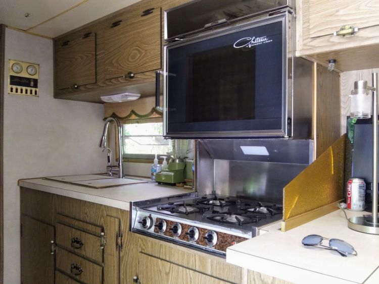 0119 Tour this 1973 Silver Streak RV The perfect backdrop for vintage themed photos and parties smallhometours.com 7
