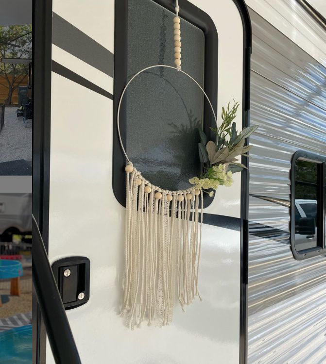 0120 Family of 5 renovates RV while living on the road. Take a tour smallhometours.com 10