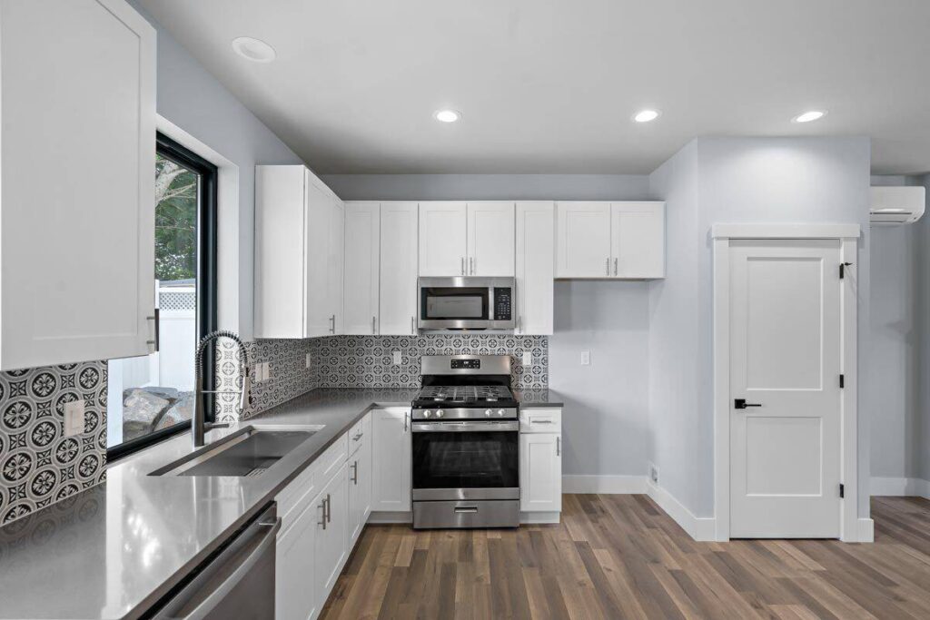 0122 craftsman home smallhometours.com 8