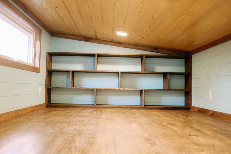 0129 Yes you can live large in a tiny home. This whimsical two bedroom is a prime example smallhometours.com 7