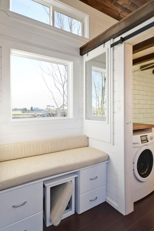0139 If you thought tiny homes had to be cramped wait until you see this sleek loft smallhometours.com 5