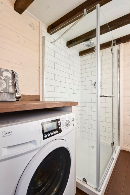 0139 If you thought tiny homes had to be cramped wait until you see this sleek loft smallhometours.com 6