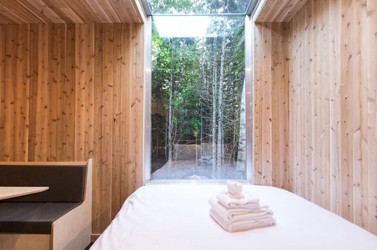 0147 Panoramic windows offer exquisite stargazing in this Canadian micro chalet smallhometours.com 4