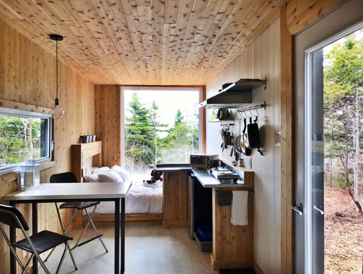 0148 This dreamy contemporary container home is tucked within enchanting woodlands smallhometours.com 6