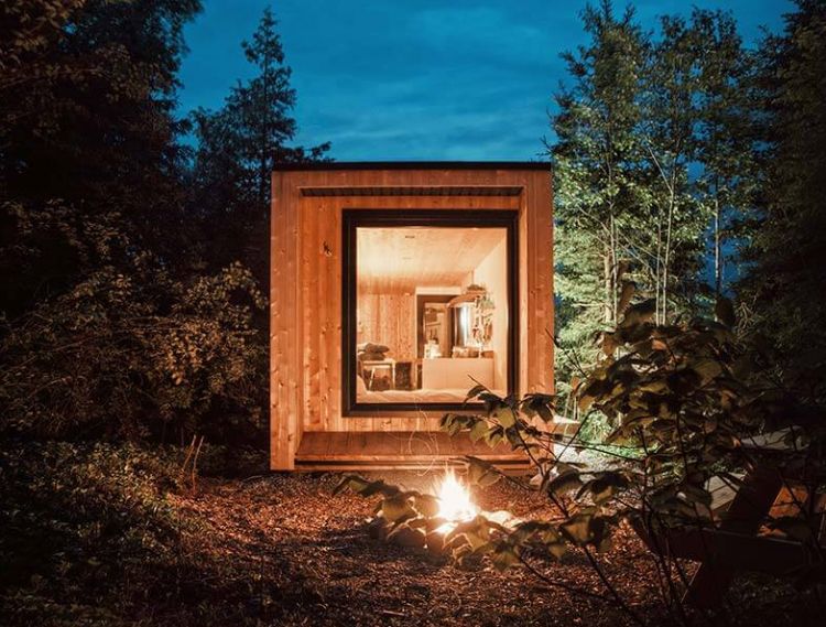 0148 This dreamy contemporary container home is tucked within enchanting woodlands smallhometours.com 7