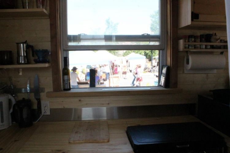 0151 At 151 square feet this might just be one of the tiniest tiny houses out there smallhometours.com 5