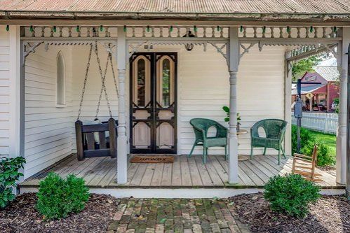 0152 You can spend a night or two at this historic cottage smallhometours.com 2