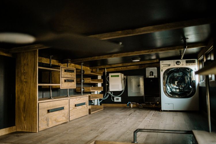 0154 In this contemporary tiny home living off the grid doesnt have to mean roughing it smallhometours.com 10