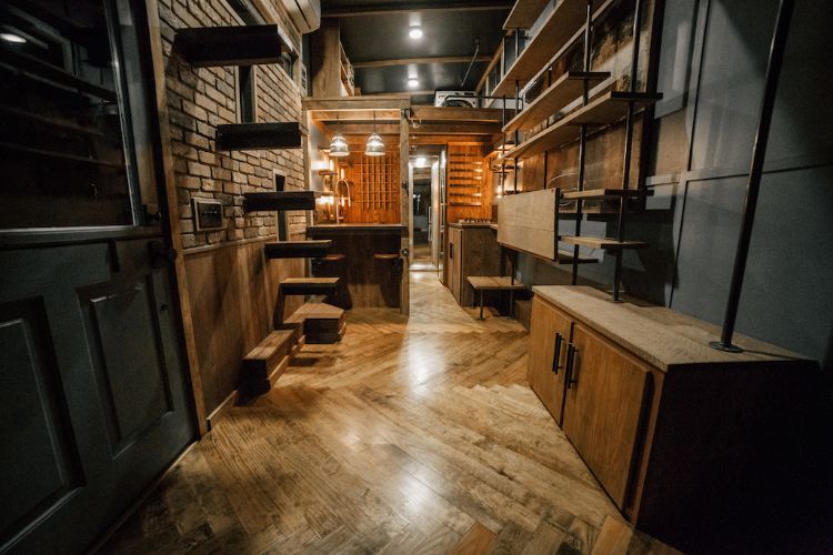 0154 In this contemporary tiny home living off the grid doesnt have to mean roughing it smallhometours.com 3