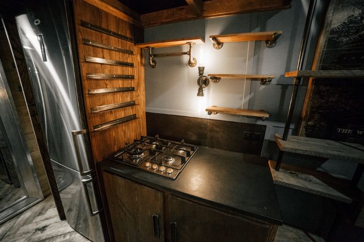 0154 In this contemporary tiny home living off the grid doesnt have to mean roughing it smallhometours.com 5