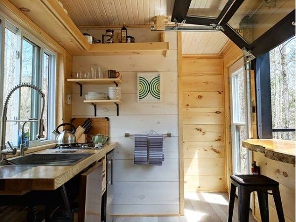 0157 Escape to this tiny cabin in the woods smallhometours.com 10