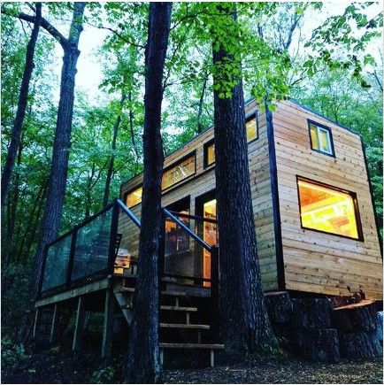 0157 Escape to this tiny cabin in the woods smallhometours.com 2