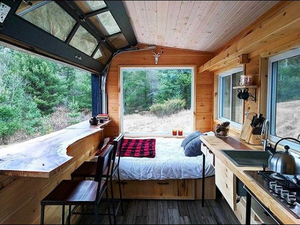 0157 Escape to this tiny cabin in the woods smallhometours.com 6