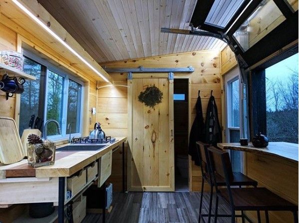 0157 Escape to this tiny cabin in the woods smallhometours.com 7