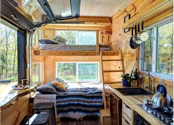 0157 Escape to this tiny cabin in the woods smallhometours.com 9
