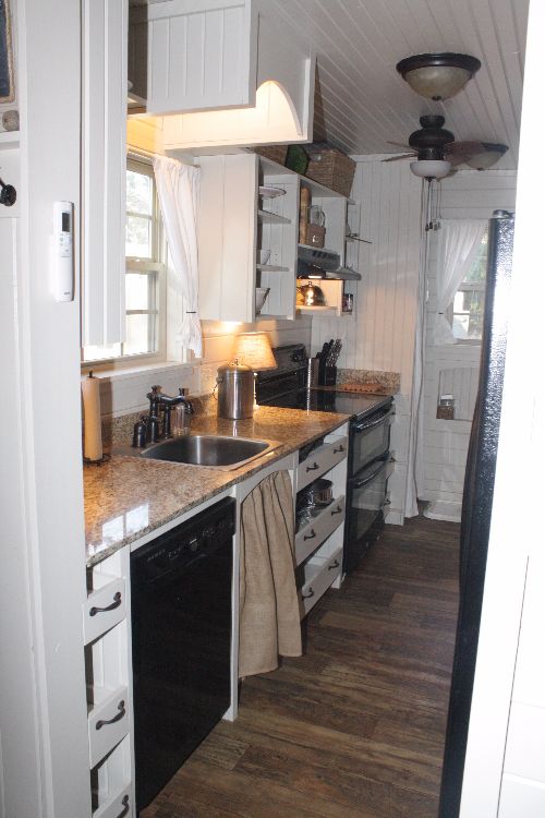 0160 A tiny house with charming farmhouse style smallhometours.com 5