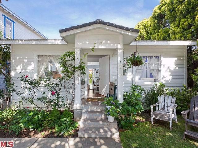 0161 Youve likely never seen anything like these 6 one of kind cottages smallhometours.com 4