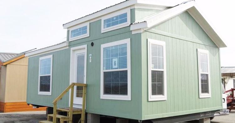 0162 Tour 6 stunning tiny homes that will convince you to move in smallhometours.com 4