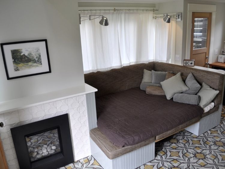 0164 Tour this tiny cottage with a clever layout – the interior decor is a real charmer smallhometours.com 5