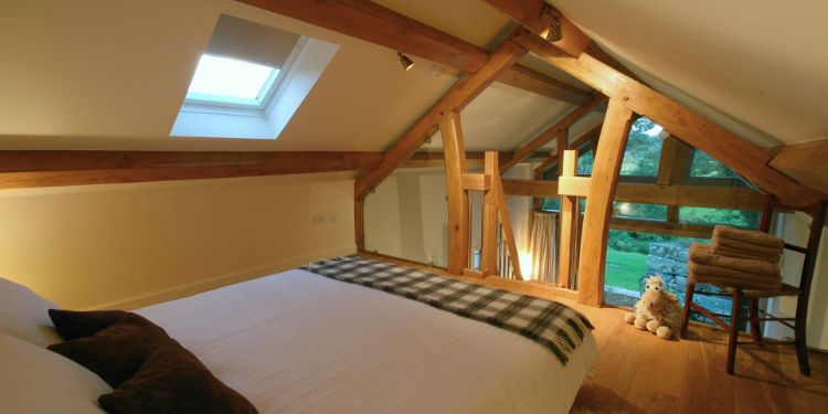 0165 From old barn to cozy cottage Look inside a breathtaking vacation home smallhometours.com 5