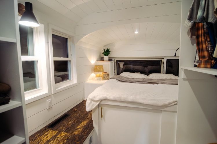 0166 A 12 inch roof raise elevates this luxurious custom Skoolie literally smallhometours.com 6
