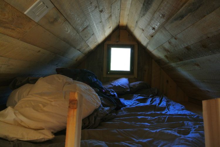 0180 The Stanley is a rustic retreat in harmony with nature smallhometours.com 11