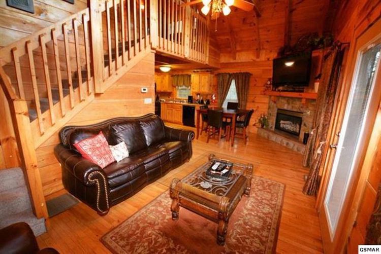 0188 Discover the recreational secrets inside this secluded log cabin smallhometours.com 3