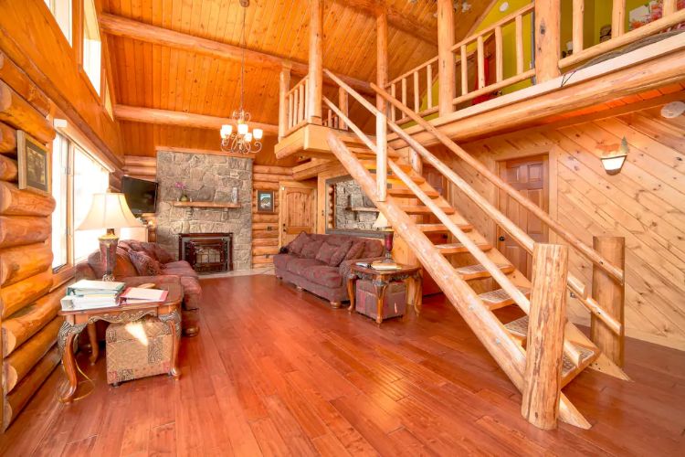 0189 Take a look inside this sparkling modern log home smallhometours.com 3