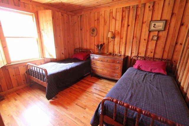0190 This small ranch has the warmest most comfortable interior smallhometours.com 8
