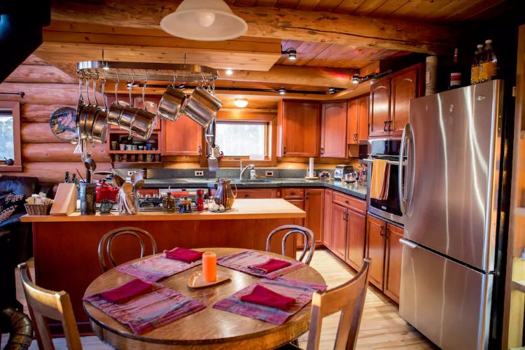 0192 Take time off in a bright rustic home Youll love this stunner of a kitchen smallhometours 8