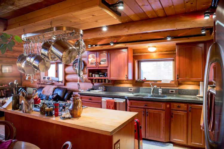 0192 Take time off in a bright rustic home Youll love this stunner of a kitchen smallhometours 9