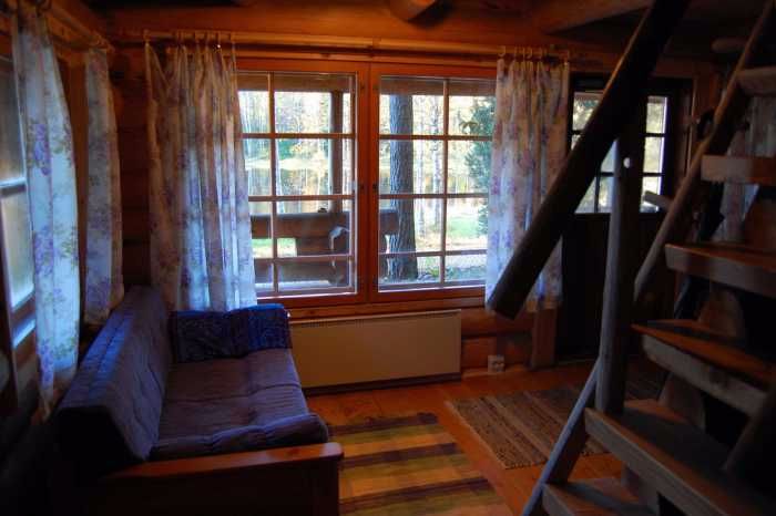 0193 Check out the beautiful surprise in this gorgeous log cabin smallhometours.com 3