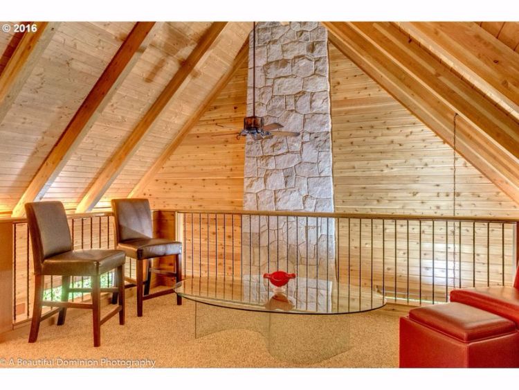 0195 Check out the winning kitchen inside this lovely woodland log home smallhometours.com 16
