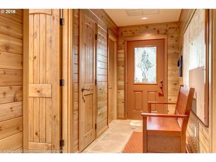 0195 Check out the winning kitchen inside this lovely woodland log home smallhometours.com 3