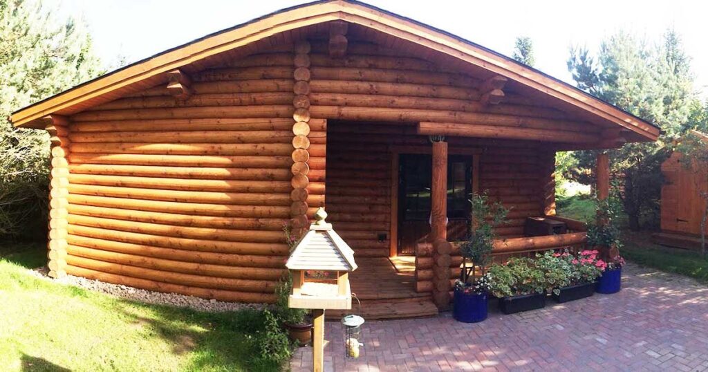 0196 Discover 6 enchanting woodland cabins thatll make you want to drop everything smallhometours.com 2